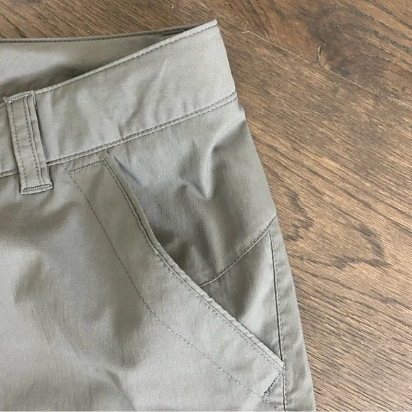 REI Gray Active Capri Pants Lightweight Fishing Gardening Hiking Pants Size 4 - Picture 3 of 5